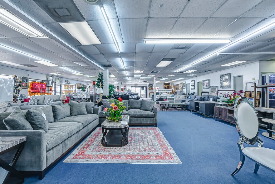 More Photos Of 8009 Harwin Dr, Houston Freestanding For Sale