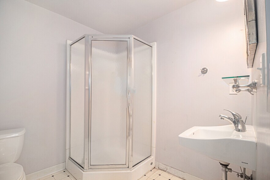 More Photos Of 318 S Thayer St, Ann Arbor Flex For Sale