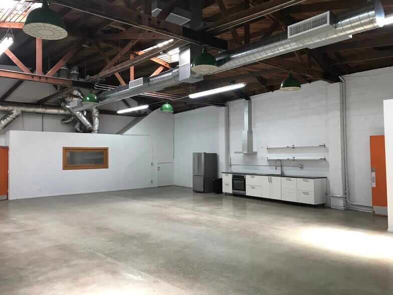 More Photos Of 6819 West Blvd, Inglewood Warehouse For Lease