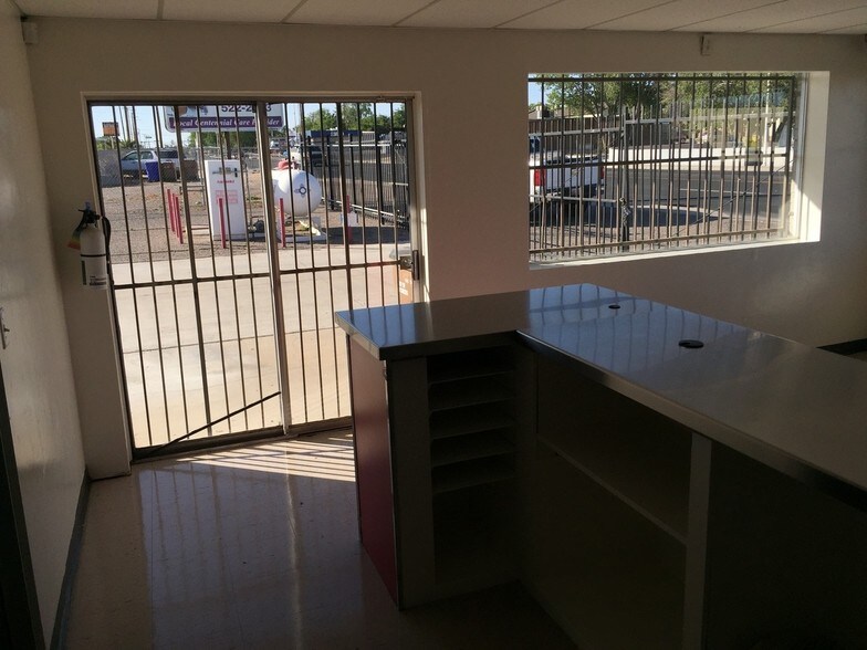 More Photos Of 1709 N Solano Ave, Las Cruces General Retail For Sale