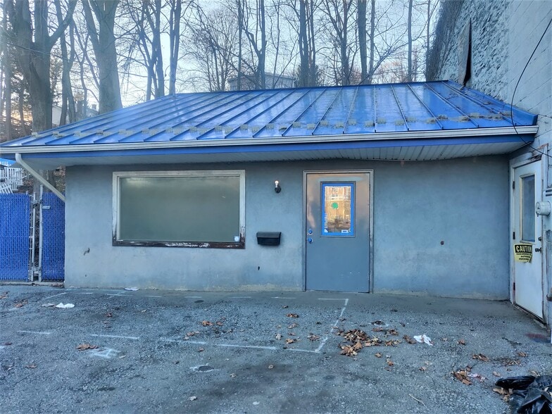 More Photos Of 188 Smith St, Poughkeepsie Service For Lease