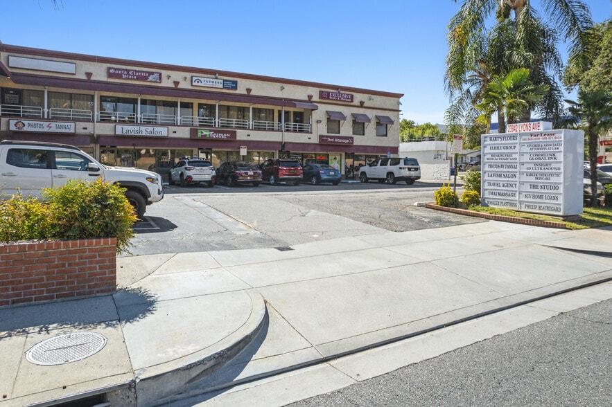 More Photos Of 23942-23945 Lyons Ave, Santa Clarita Storefront Retail Office For Lease