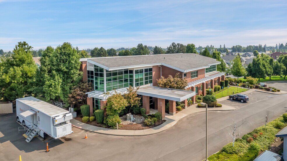 More Photos Of 693 Ray J. Glatt Cir, Woodburn Medical For Sale