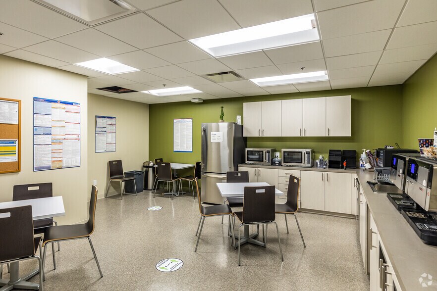 More Photos Of 70 Garden Ct, Monterey Medical For Lease