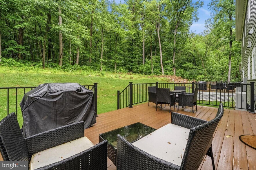 More Photos Of 13537 Hanging Rock Ln, Lovettsville Multifamily For Sale