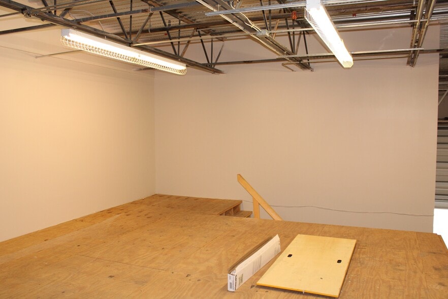 More Photos Of 12960 Commerce Lakes Dr, Fort Myers Warehouse For Sale