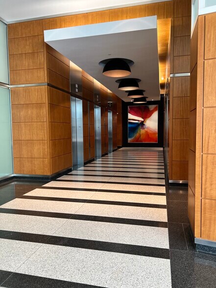 More Photos Of 2325 E Camelback Rd, Phoenix Office For Lease