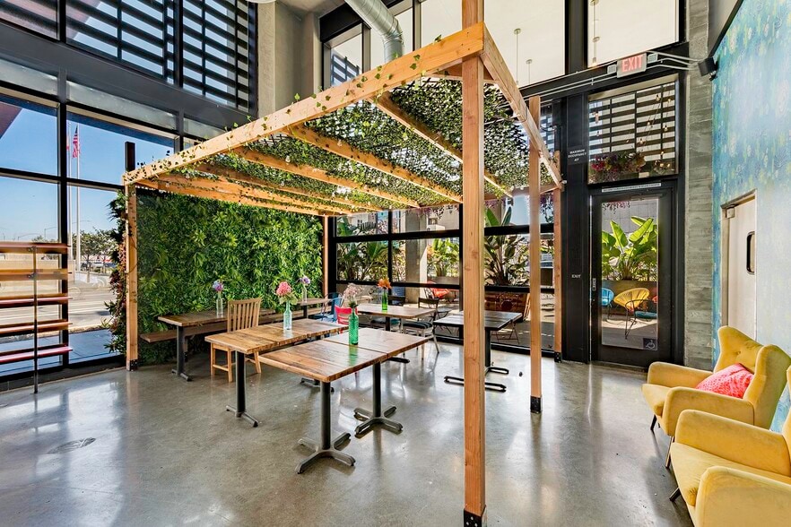 More Photos Of 500 W Broadway, Long Beach Apartments For Lease