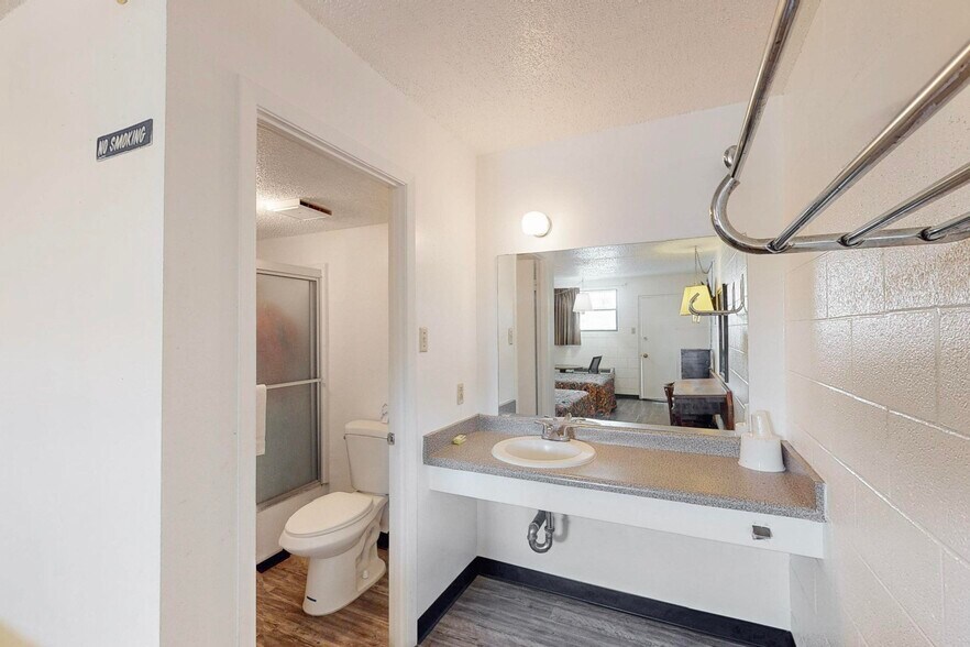 More Photos Of 5634 E Paisano Dr, El Paso Hotel For Sale