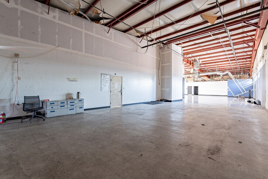 More Photos Of 4205 W Glenrosa Ave, Phoenix Warehouse For Lease