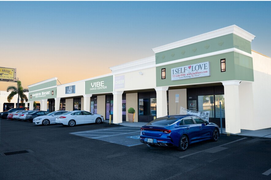 More Photos Of 12500 Starkey Rd, Largo Unknown For Lease