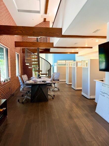 More Photos Of 1321 Post Ave, Torrance Loft Creative Space For Lease