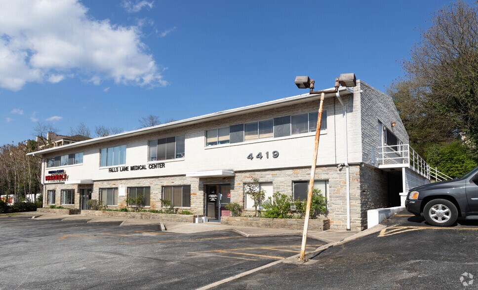 More Photos Of 4419 Falls Rd, Baltimore Medical For Sale