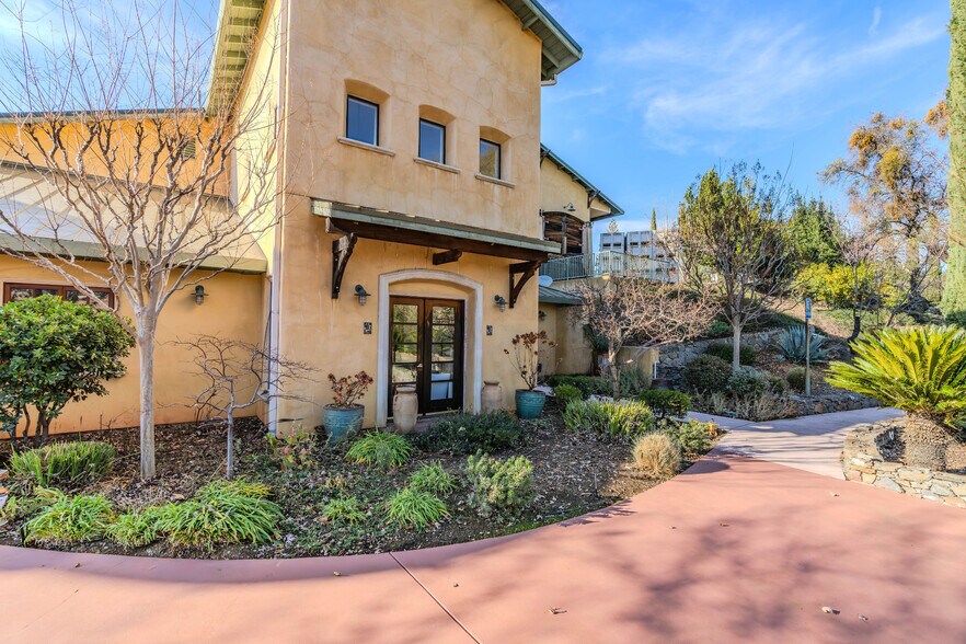 More Photos Of 5200 Di Arie Road, Mount Aukum Winery Vineyard For Sale