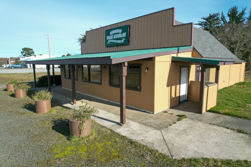 More Photos Of 1455 Oregon, Bandon Restaurant For Sale