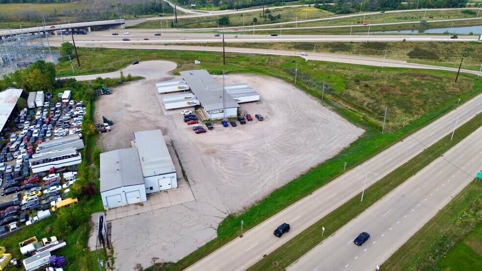 Primary Photo Of 3116 Marine Dr, Oshkosh Truck Terminal For Sale