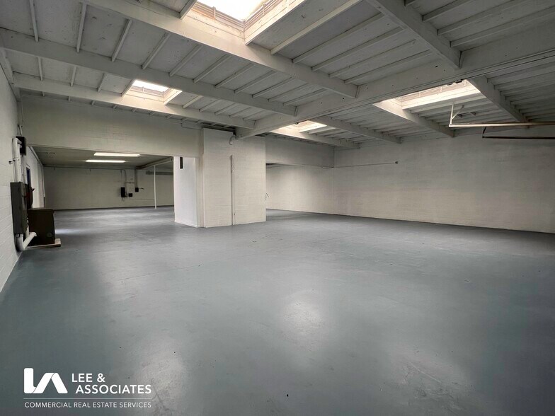 More Photos Of 2040-2050 16th St, Long Beach Manufacturing For Lease