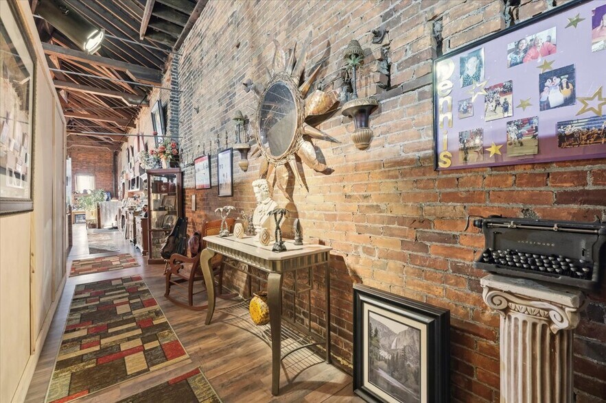 More Photos Of 409 W Gambier St, Mount Vernon Light Manufacturing For Sale