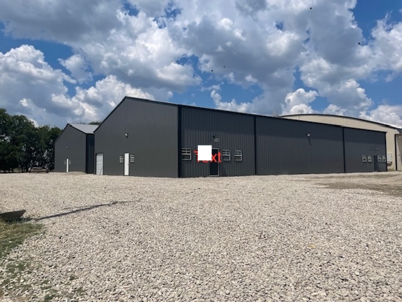 More Photos Of 3745 County Road 997, McKinney Warehouse For Lease