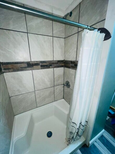 More Photos Of 301 W Main St, Stoneville Office For Sale