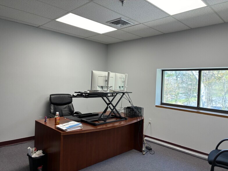 More Photos Of 25 Lindeman Dr, Trumbull Warehouse For Lease