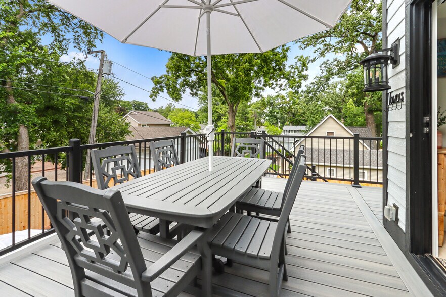 More Photos Of W4724 S Lakeshore Dr, Fontana Storefront For Sale