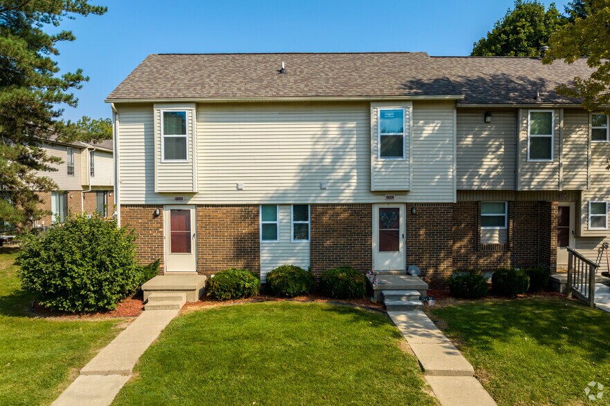 More Photos Of 5238 Dunn Hill Dr, Grand Blanc Apartments For Sale