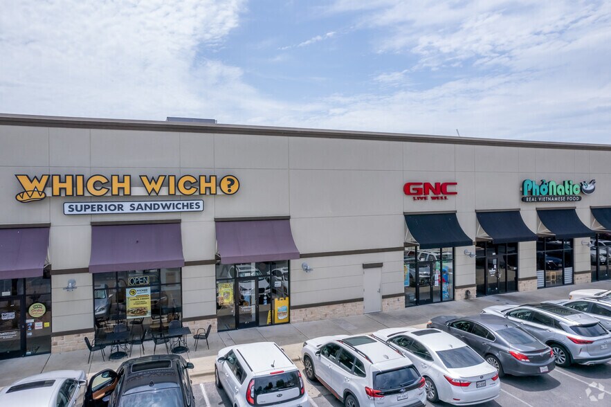 More Photos Of 2525 Anderson Ln W, Austin Unknown For Lease