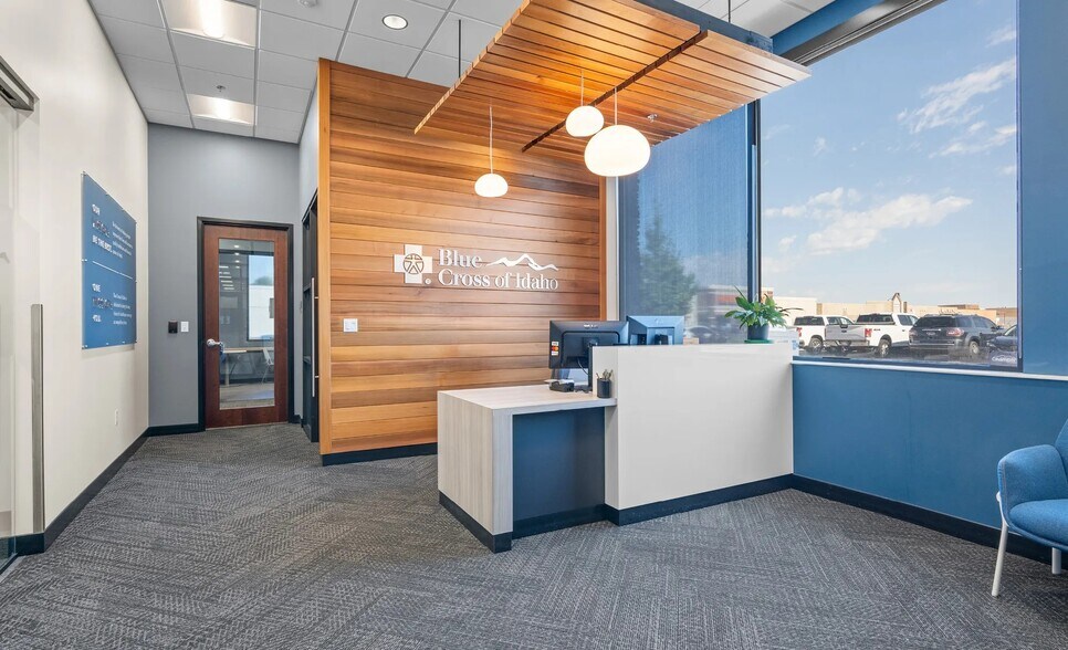 More Photos Of 850-852 W Quinn Rd, Pocatello Bank For Lease