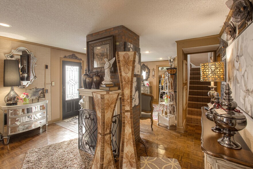 More Photos Of 6204 Arlington Ave, Raytown Office For Sale