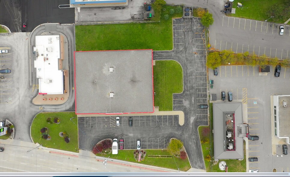 More Photos Of 7555 Tecumseh Rd E, Windsor Restaurant For Lease