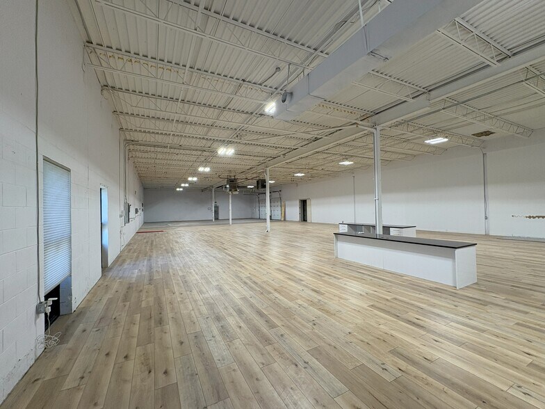 More Photos Of 2710 Lancaster Rd, Ottawa Warehouse For Sale