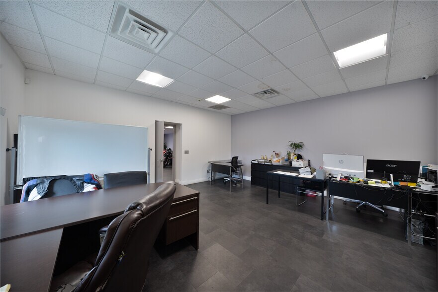 More Photos Of 731-733 E San Bernardino Rd, Covina Warehouse For Sale