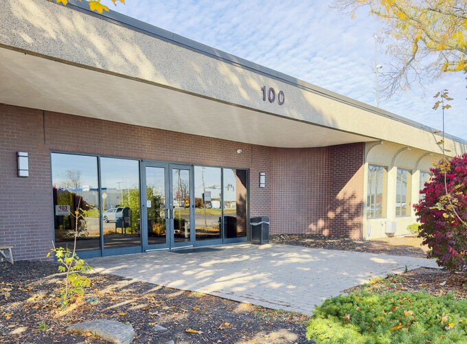 More Photos Of 1400 S Wolf Rd, Wheeling Office For Sale