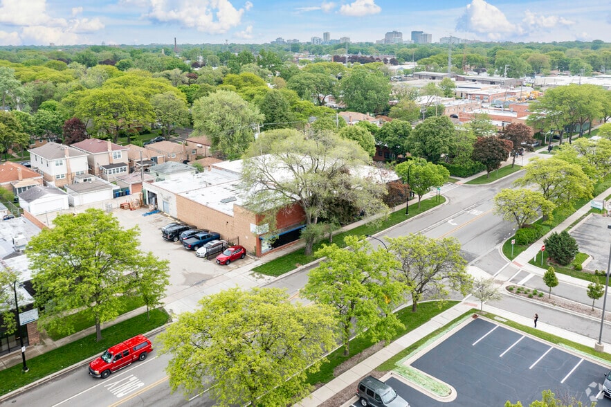 More Photos Of 2409 Main St, Evanston Warehouse For Lease