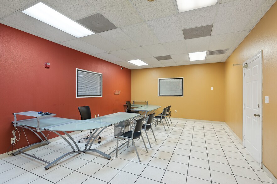 More Photos Of 700 W Sioux Rd, Pharr Warehouse For Sale