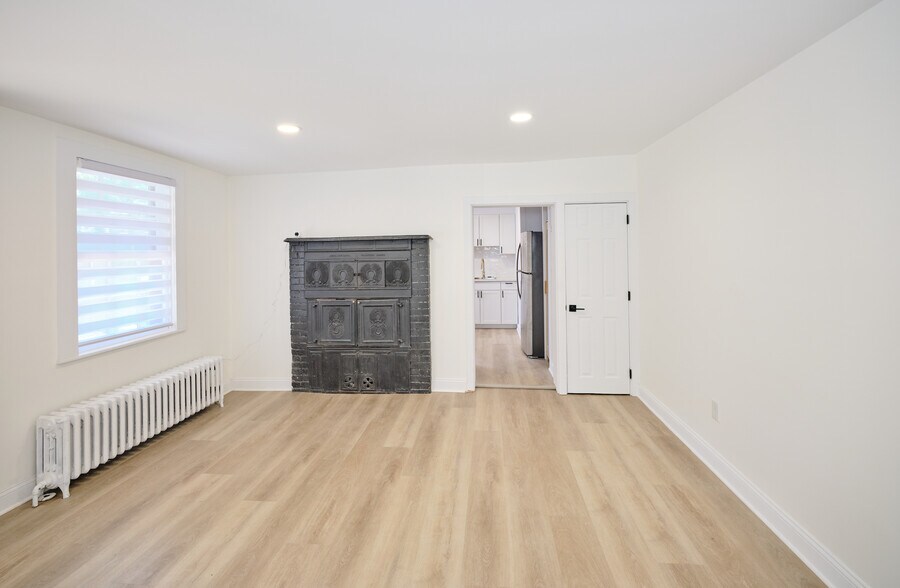 More Photos Of 12-20 W Bridge St, New Hope Storefront For Sale