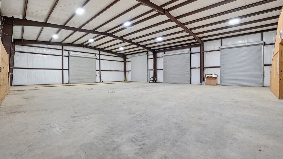 More Photos Of 1087 Aedc Rd, Winchester Industrial For Lease