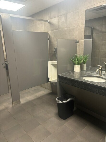 More Photos Of 3861-3870 West Rd, Cortland Auto Dealership For Sale