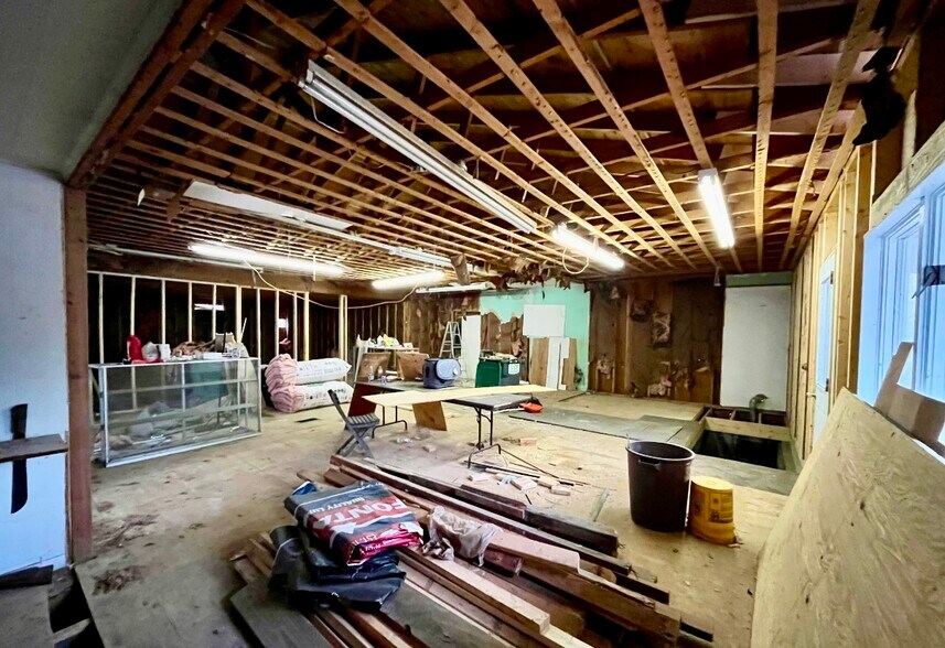 More Photos Of 830 County Route 49, Argyle General Retail For Sale