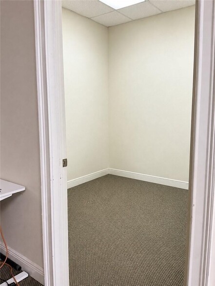 More Photos Of 3940 Radio Rd, Naples Storefront Retail Office For Sale