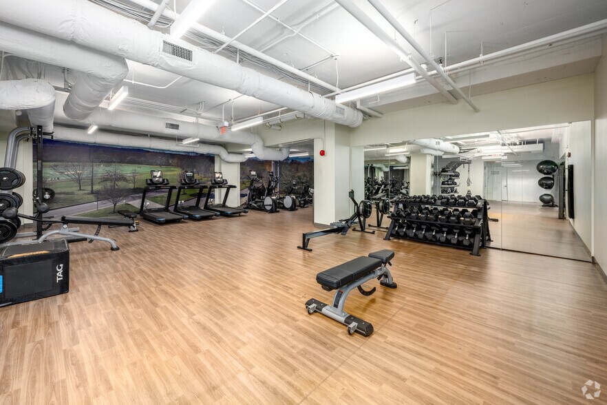 More Photos Of 1156 15th St NW, Washington Office For Lease