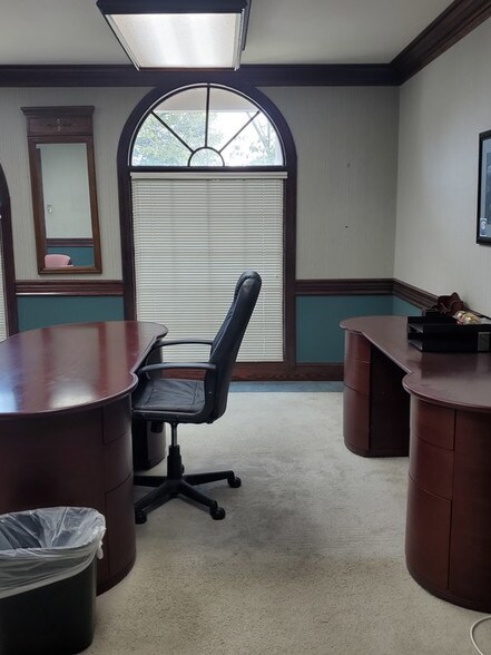 More Photos Of 1433 Emerywood Dr, Charlotte Office For Lease