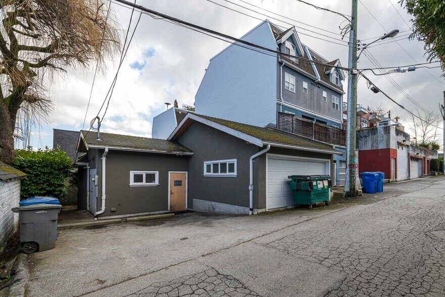 More Photos Of 3335 Dunbar St, Vancouver Freestanding For Sale