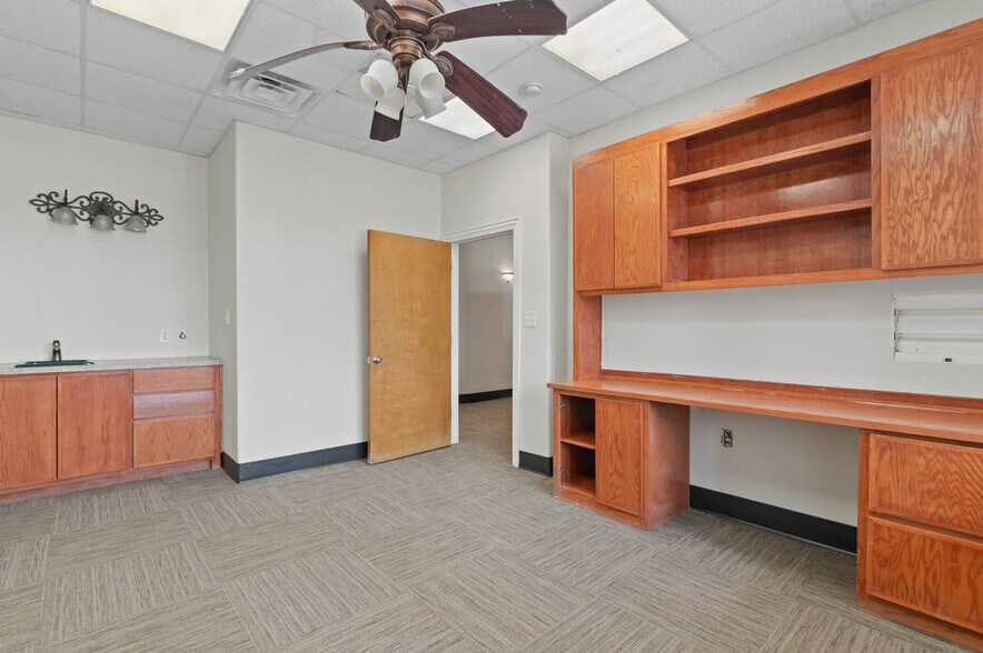 More Photos Of 3605 Interstate 30, Mesquite Medical For Lease