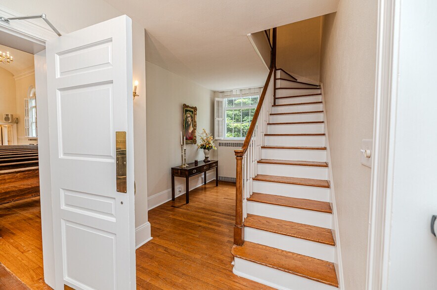 More Photos Of 211 Main st, Broadway Religious Facility For Sale