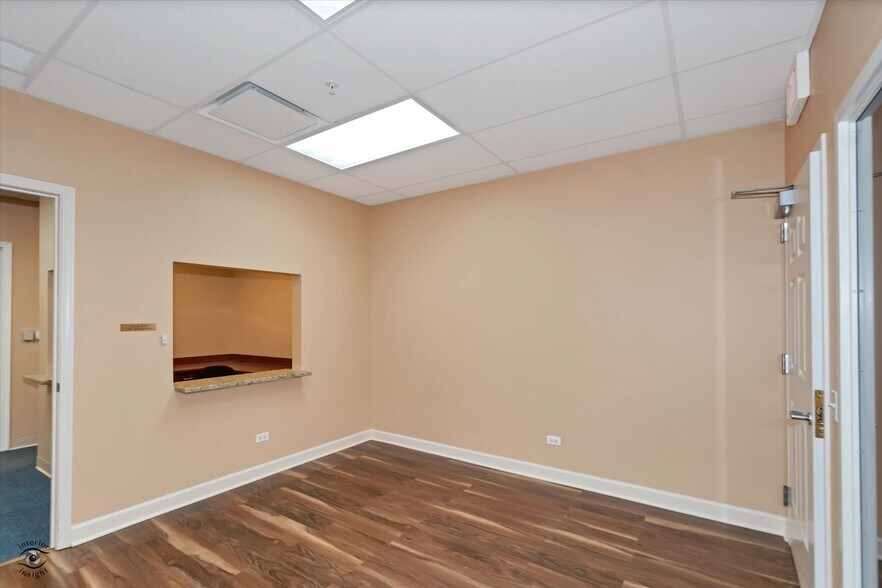 More Photos Of 912 Northwest Hwy, Fox River Grove Medical For Lease