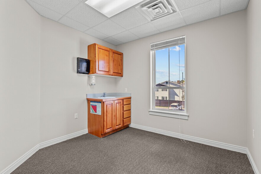 More Photos Of 411-423 N Orem Blvd, Orem Medical For Lease