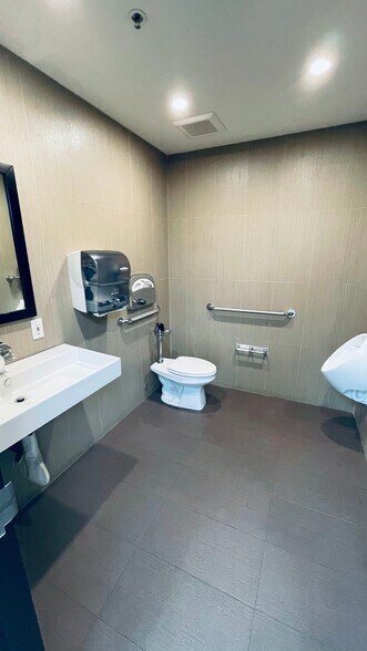 More Photos Of 3933 Foothill Blvd, Glendale Apartments For Lease