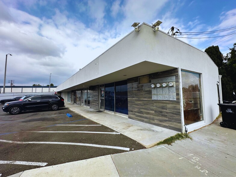 More Photos Of 2329-2335 W Sequoia Ave, Anaheim Storefront Retail Office For Lease